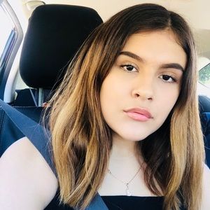 Meet your Posher, Naomi alexandra